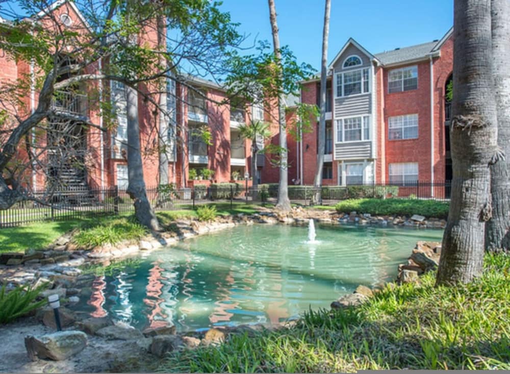 Medical Center 2BR With Resort Amenities