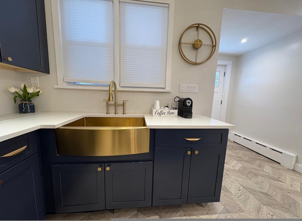 Budget-friendly Home Sleeps 16 Wifi Close to Minyan