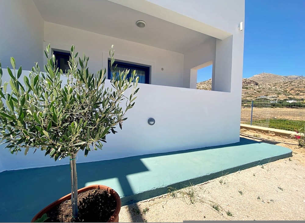 Michail Suites Afiartis Vatha