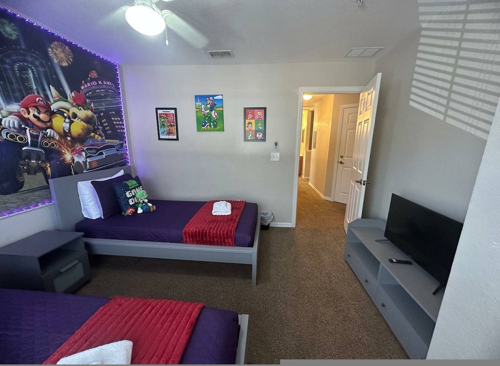 Charming Townhouse Near Disney