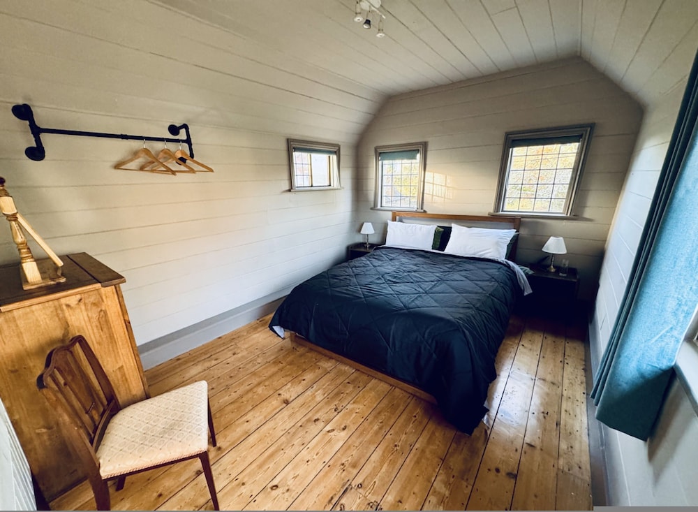 Coombe End Farmhouse Lodge - From 165 Per Night