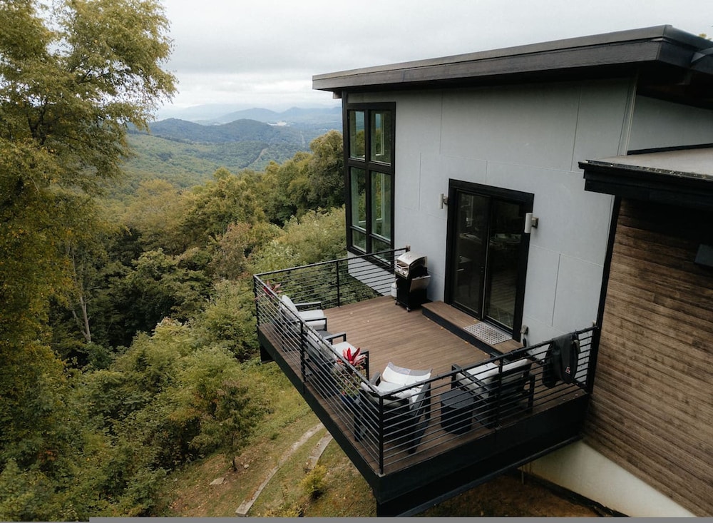 Luxury Retreat in the Clouds Jaw-dropping Views