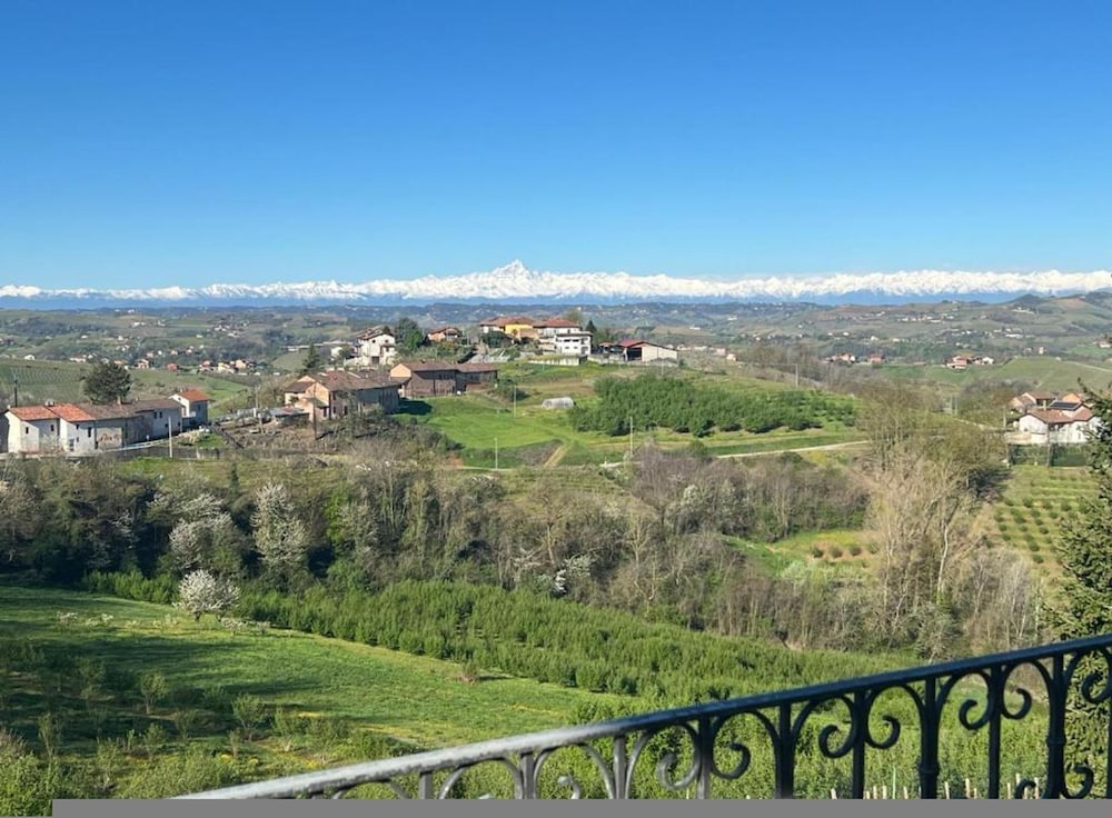 Villa Magna With Pool and Park - Langhe Hills