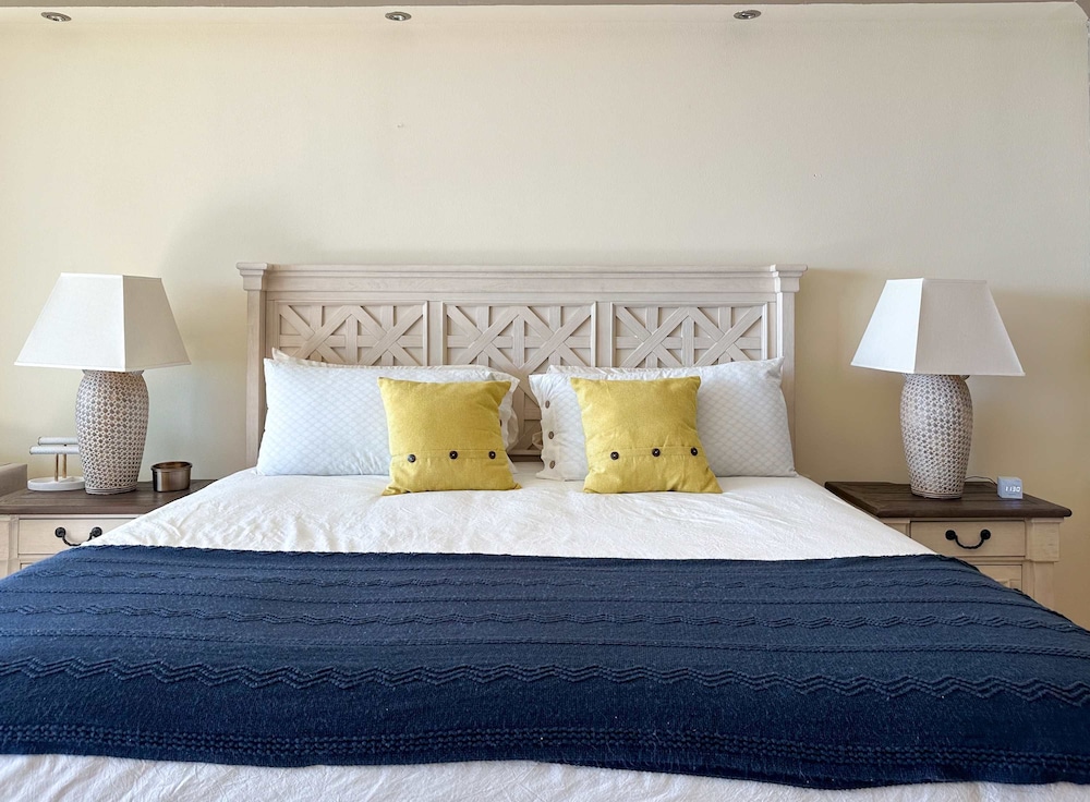 Renovated Beachfront Condo With Private Beach