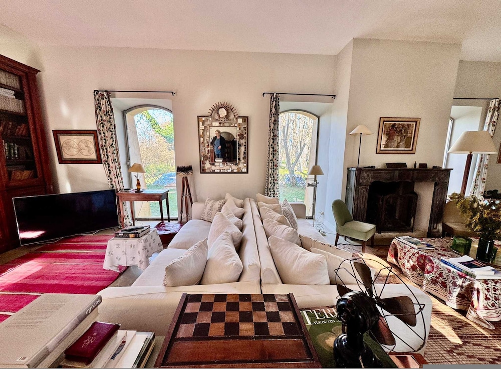 New Bastide Couronne d Aix Luxury in Aix-en-provence A Sophisticated Retreat for Families and Friends