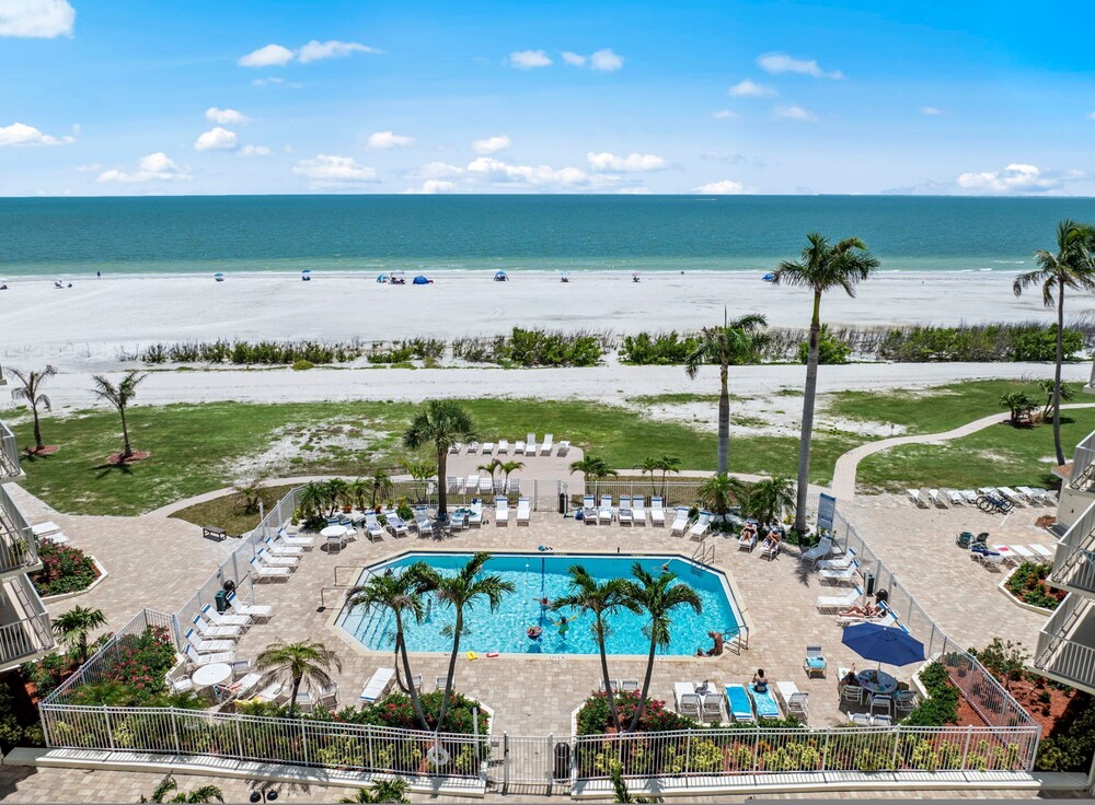 Oceanfront Views Balcony Sunsets