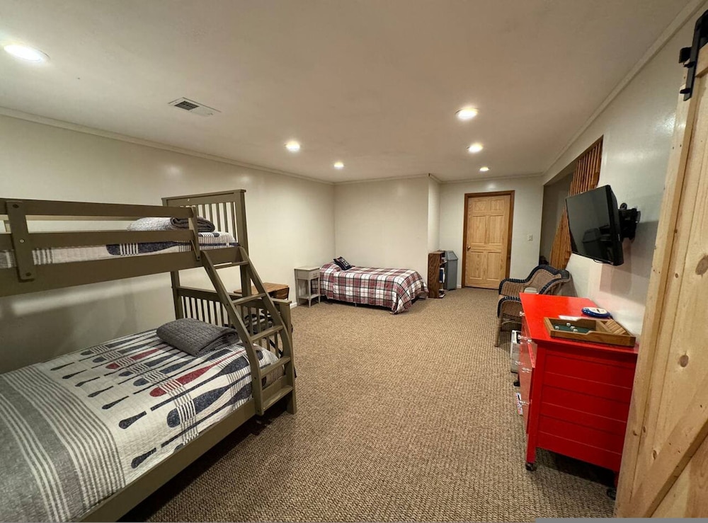 Lakeside Getaway pet Friendly