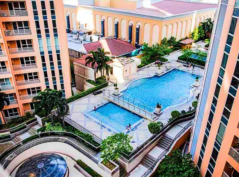Live Luxury Living at BGC Venice