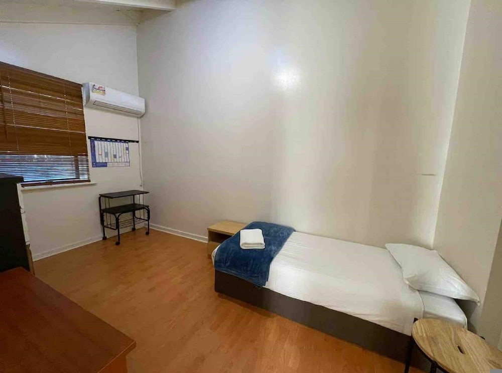 Unwind Westbourne Park Saltpool Hideaway