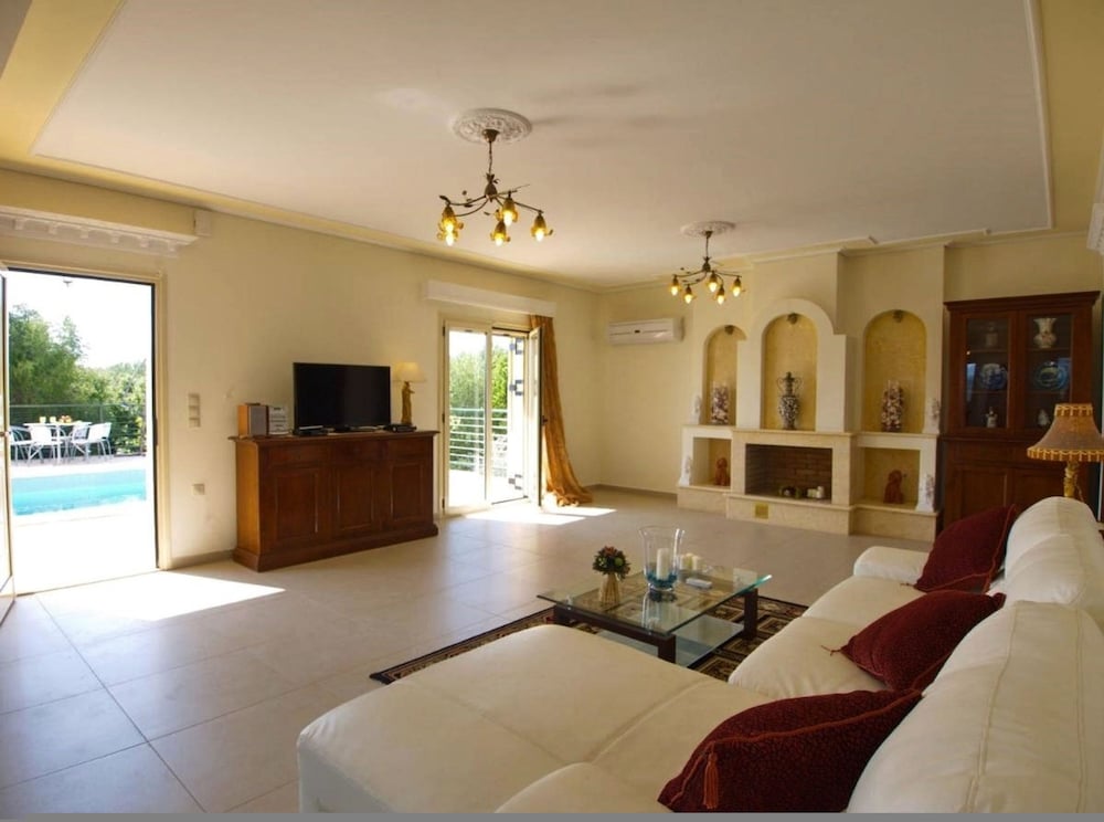 Villa Mandola in Tzamarelata