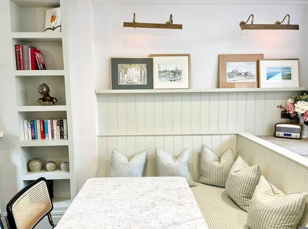 The Emerald - Central Henley 2 Bedroom House - From 145 Per Night