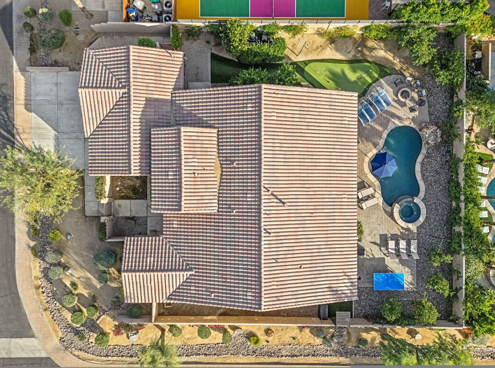 Relaxing Vacay Pool Spa Fire Pit Family Games