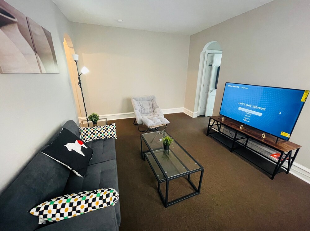 1-br Glenside - Long Term Available Parking