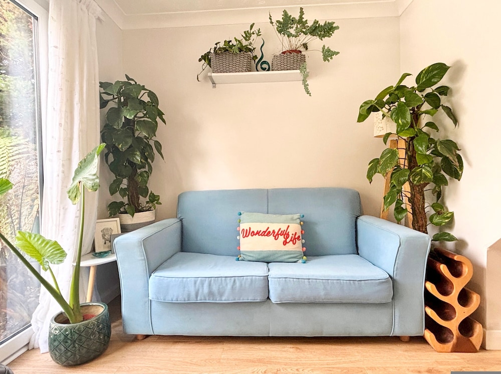 Bright Welcoming Falmouth Home Garden Parking
