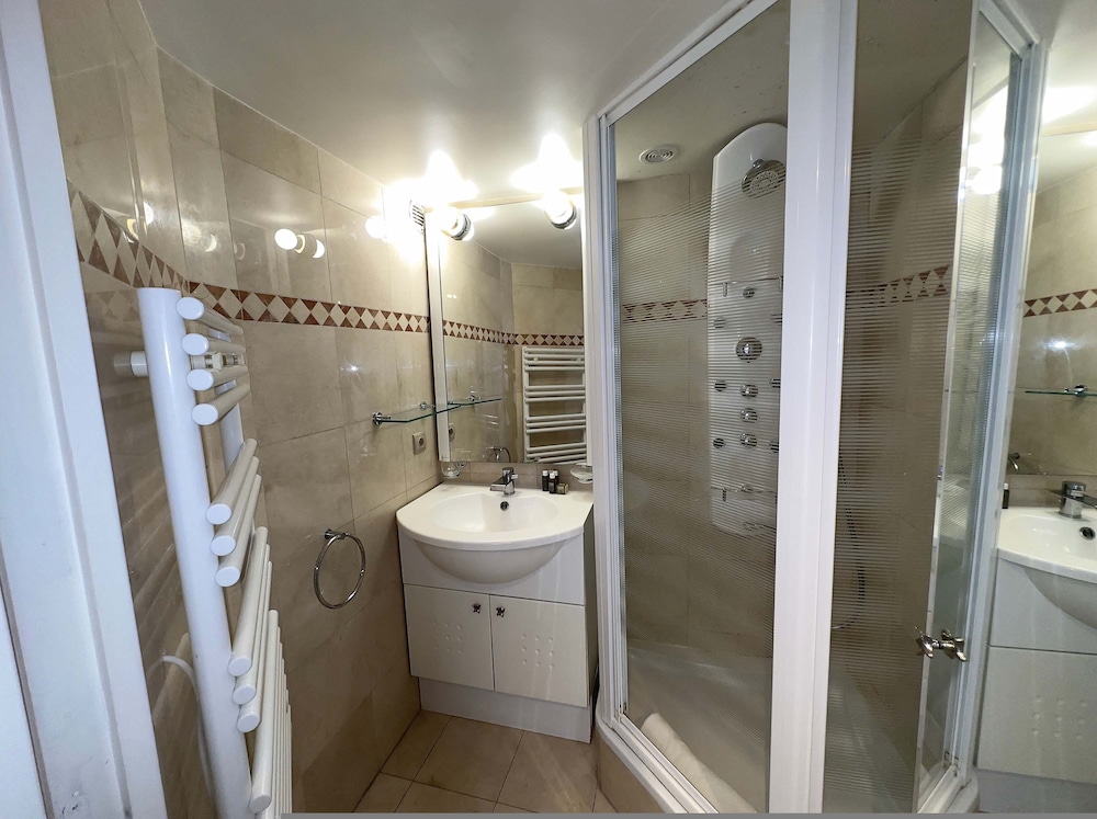 Charming Tuileries 1 Bed Apt in the Centre of Paris