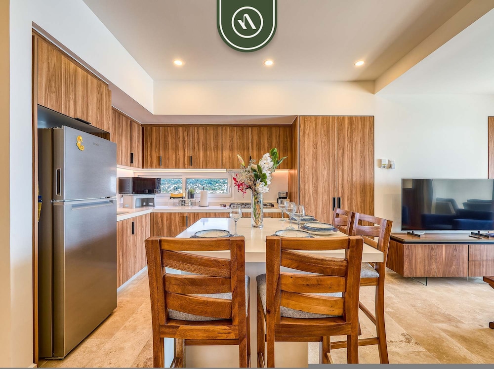 Harbor 171 Unit 1009