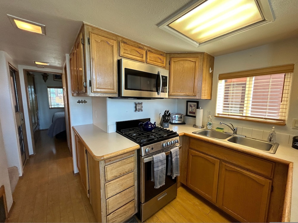 Ocean Front Cabin 11 w Jacuzzi Superb Views
