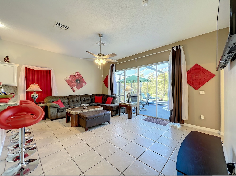 Scuttle Vacation Pool Home W Spa
