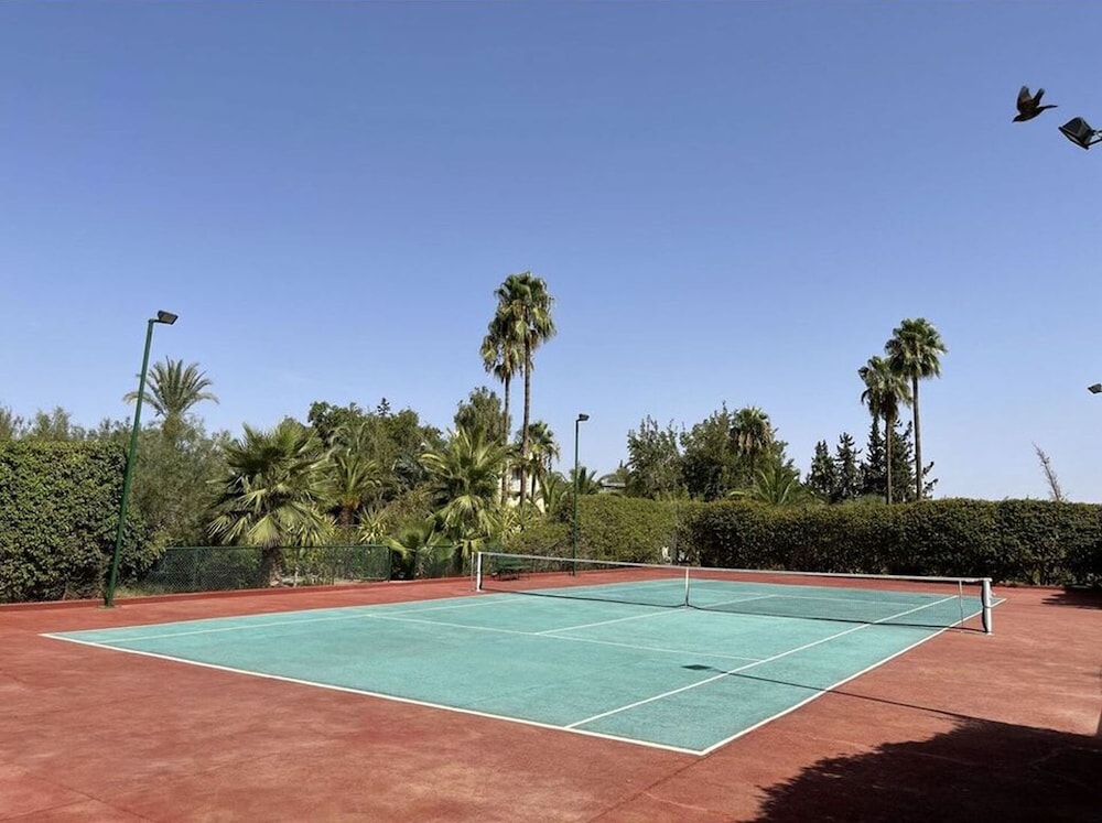 Superb Villa With 2 Private Pools Hammam and Tennis Court