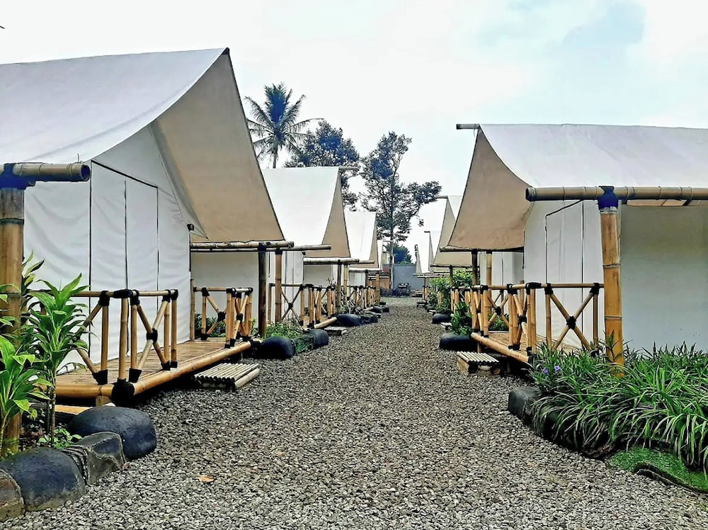 D'Royale Tapos Resort Bogor