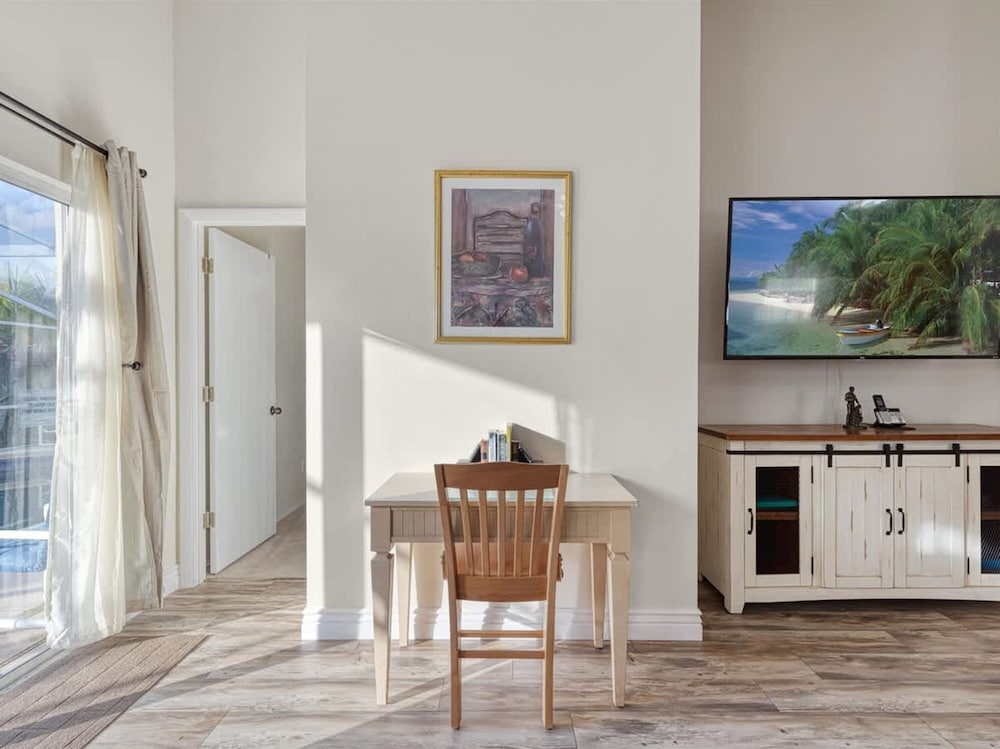 Villa Minutes From Disney 4bd 3Bt Private Pool Games