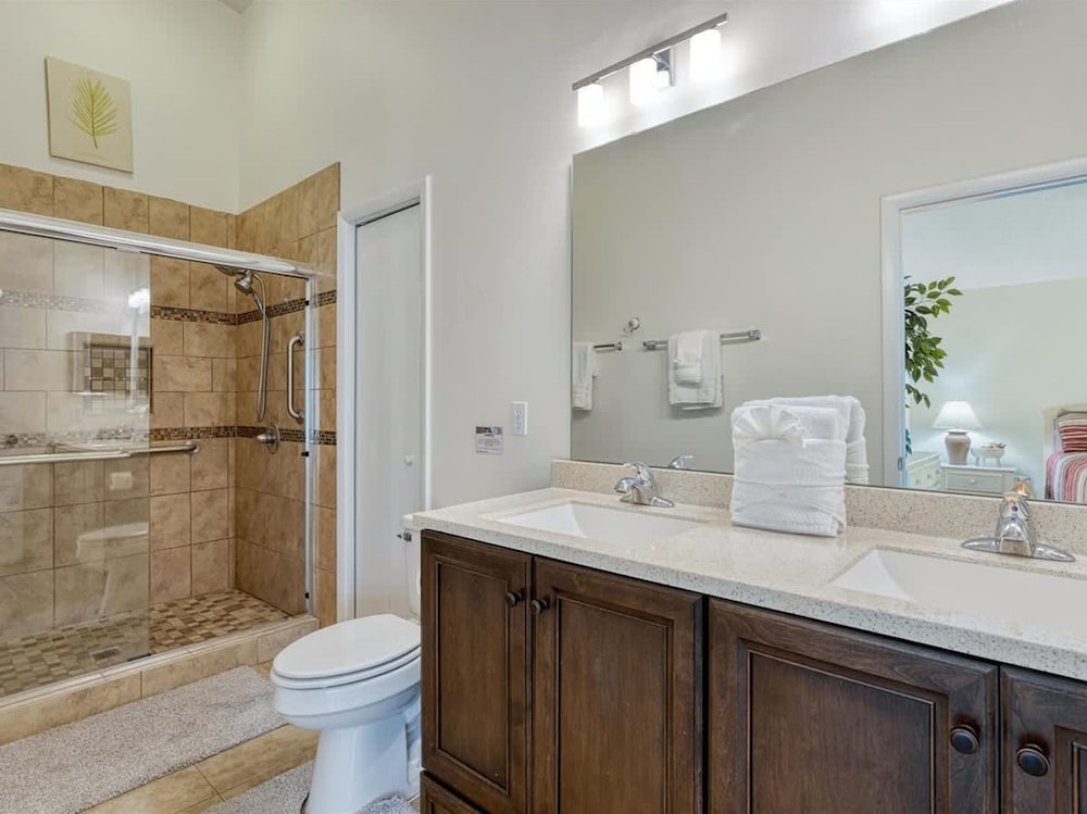 Villa Minutes From Disney 4bd 3Bt Private Pool Games