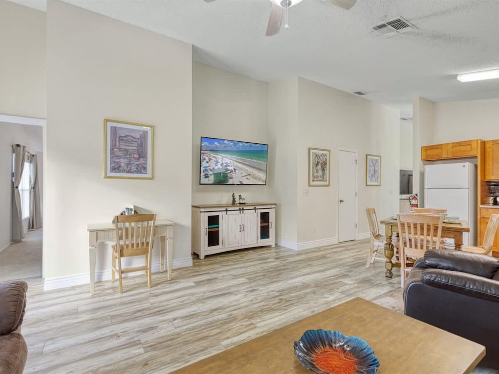 Villa Minutes From Disney 4bd 3Bt Private Pool Games