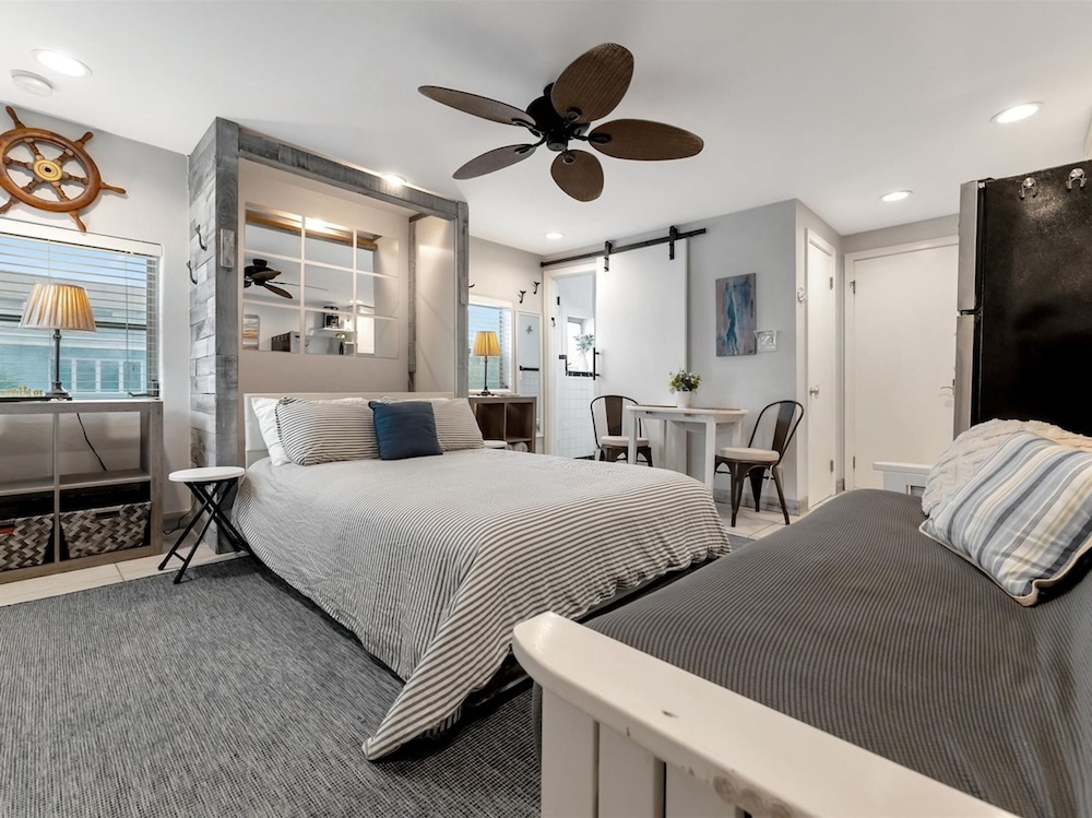 Beach 2 Blocks Away Heated Pool Waterview Suite