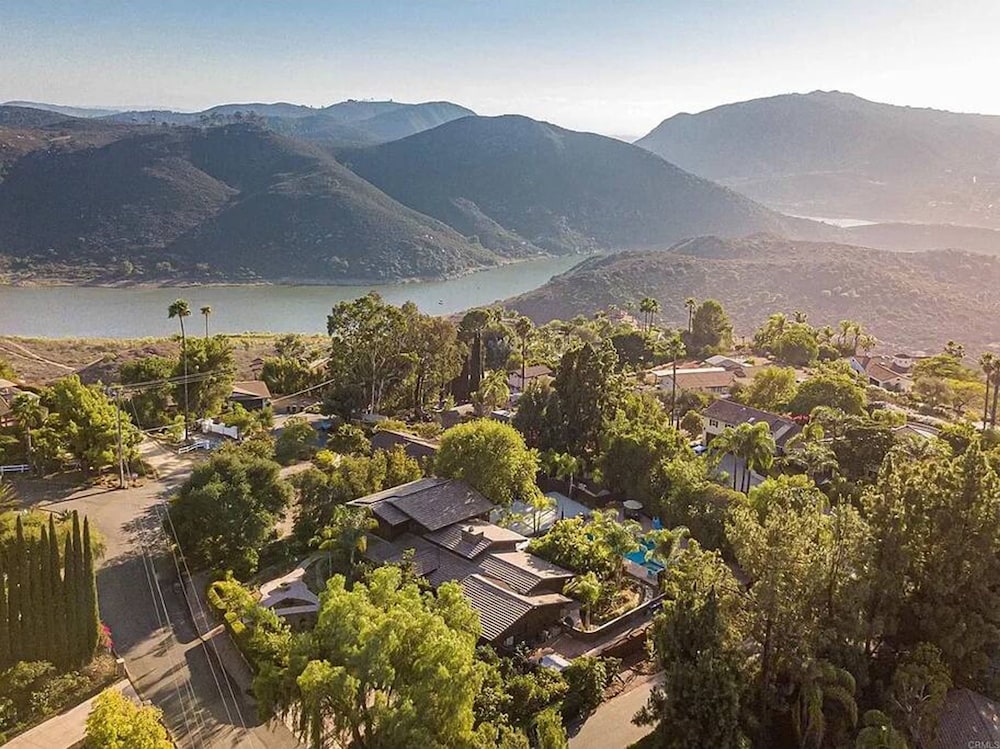Private Resort in Lake Hodges