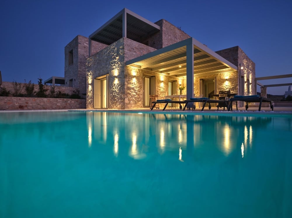 Villa Helia With Swimming Pool