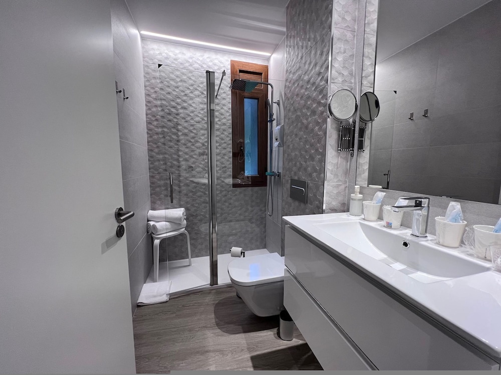 Comfortable Superior Three Bedroom Apartment With Mountain Views