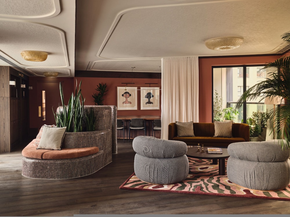 Stunning Two-bedroom Apartment With a Balcony