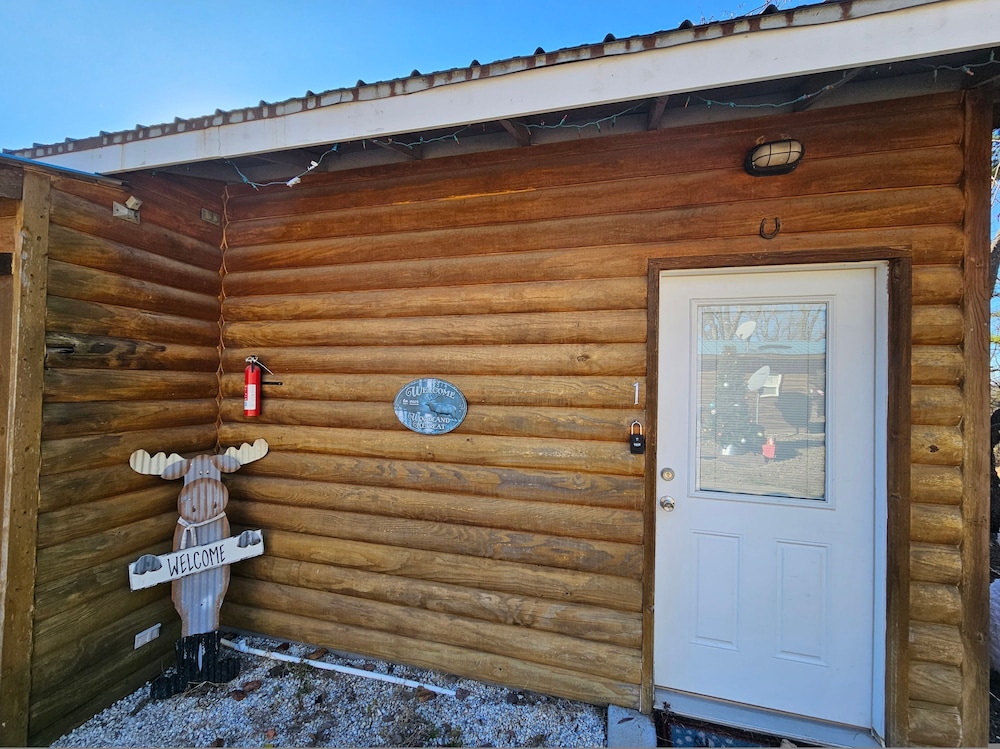 Honey Bear Haven Suite 1