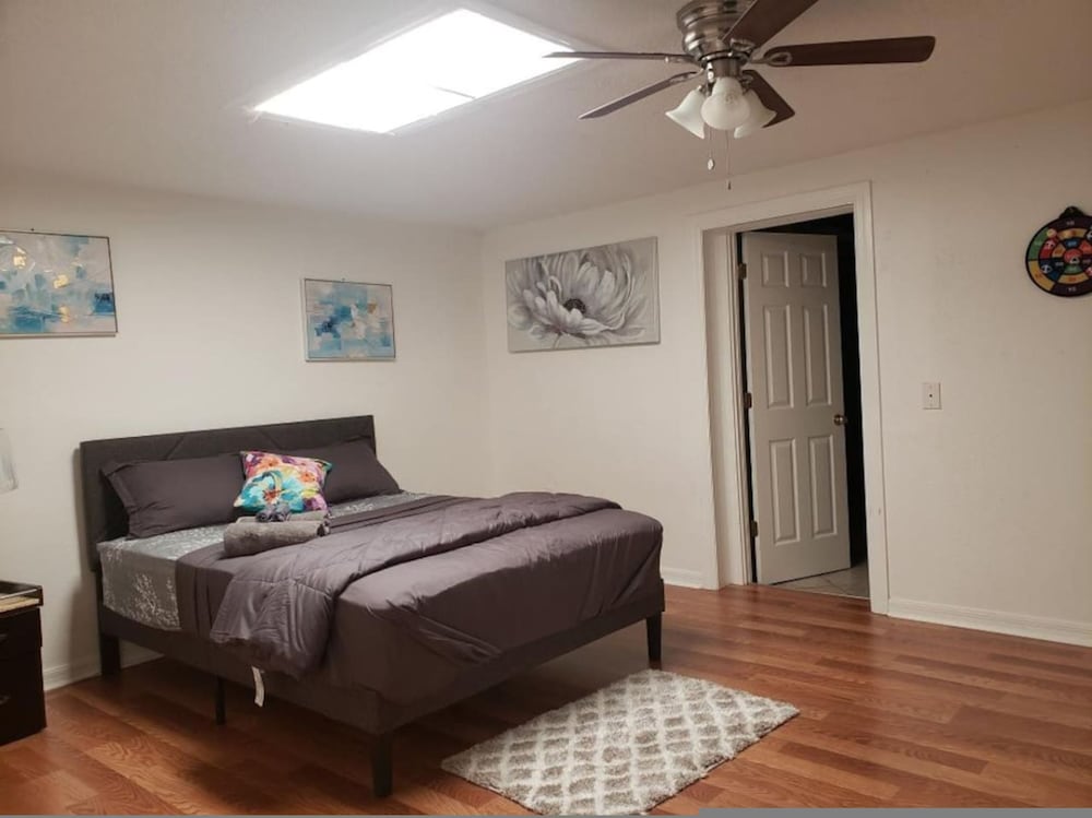 Home Close to Saint Pete Pier Quiet Spacious