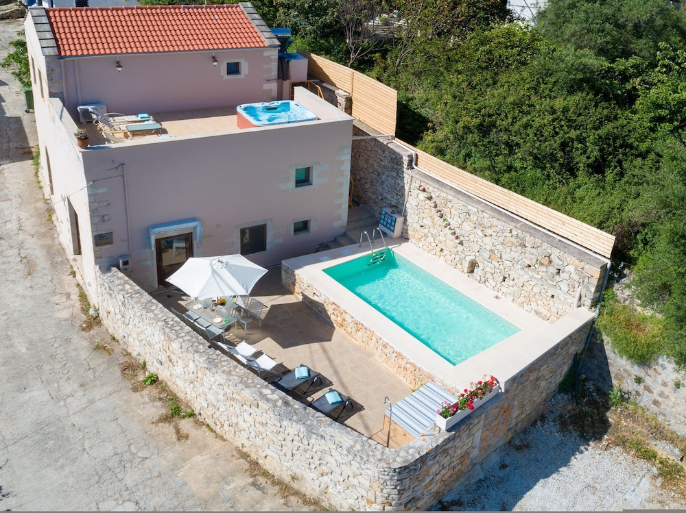Olga s Filoxenia - Villa Aladanos