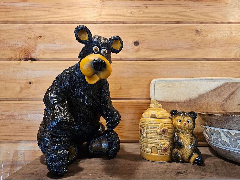 Honey Bear Haven Suite 3