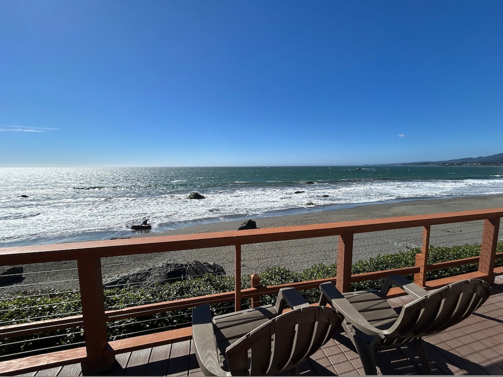 Oceanfront Cabin 10 Jacuzzi Breathtaking Views