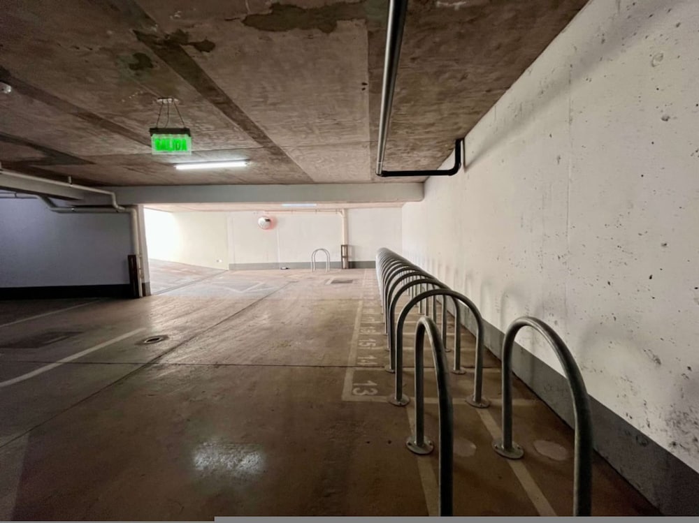 Urban Artistic Irarr Zaval A C Laundry Parking Pet Wifi