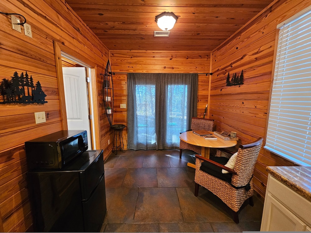 Honey Bear Haven Suite 1