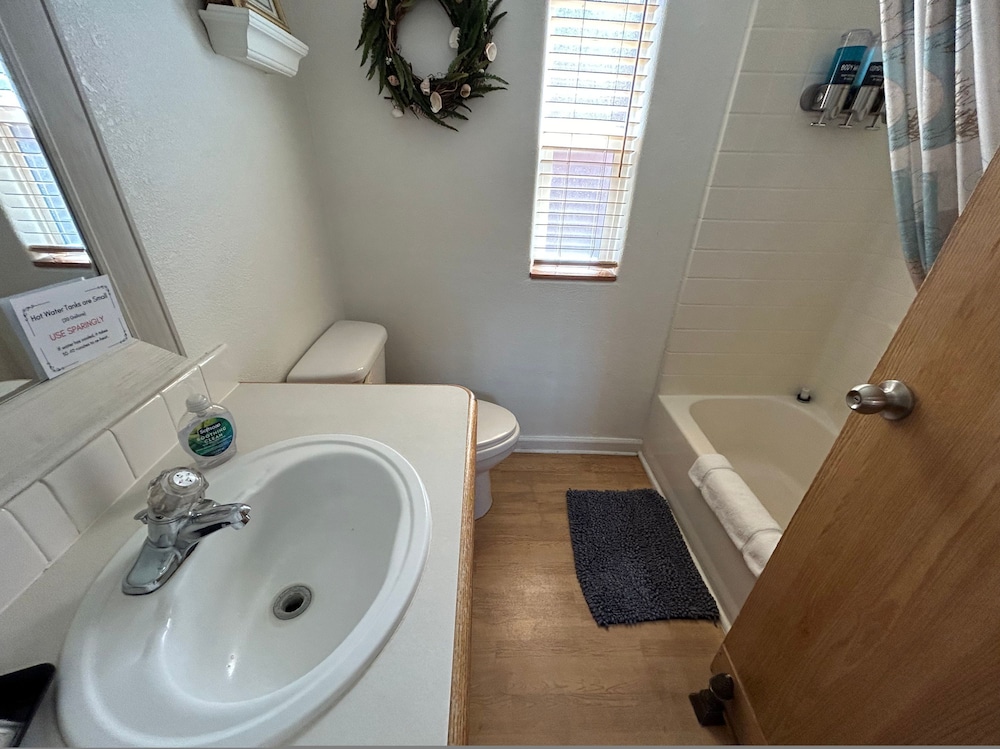 Ocean Front Cabin 11 w Jacuzzi Superb Views