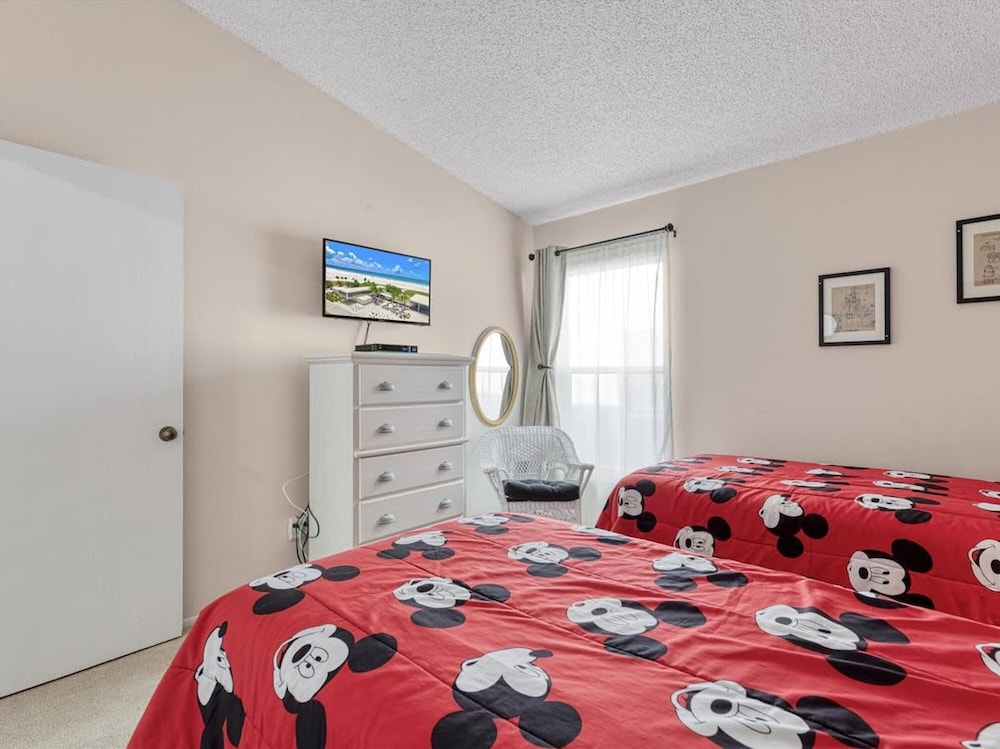 Villa Minutes From Disney 4bd 3Bt Private Pool Games