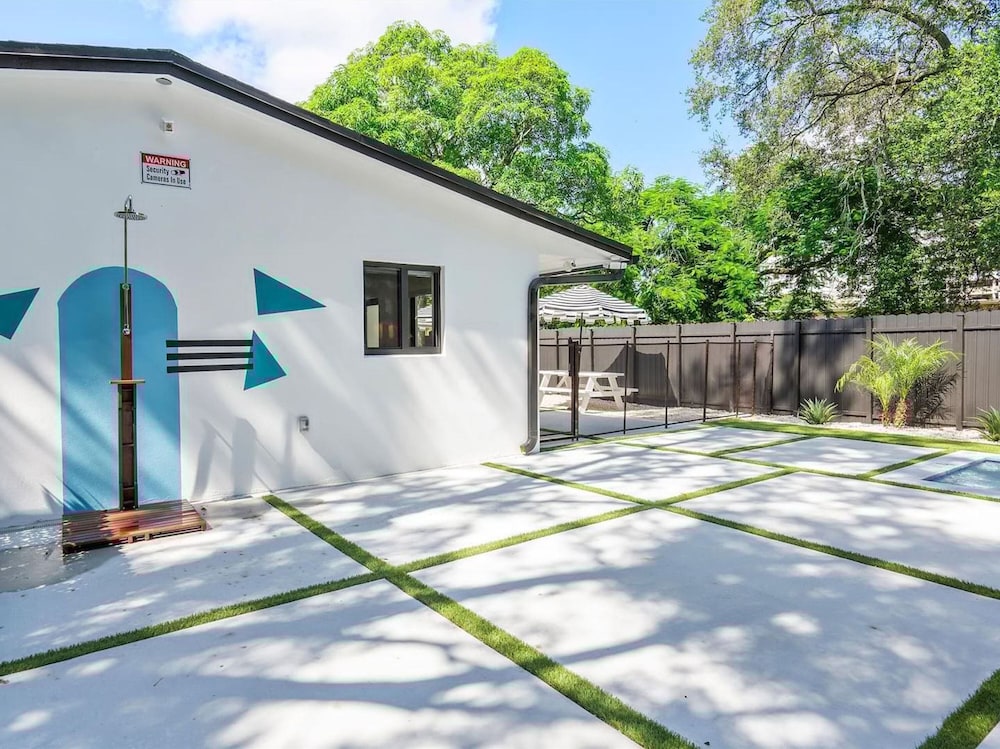 Miami Stay With Pool Luxury