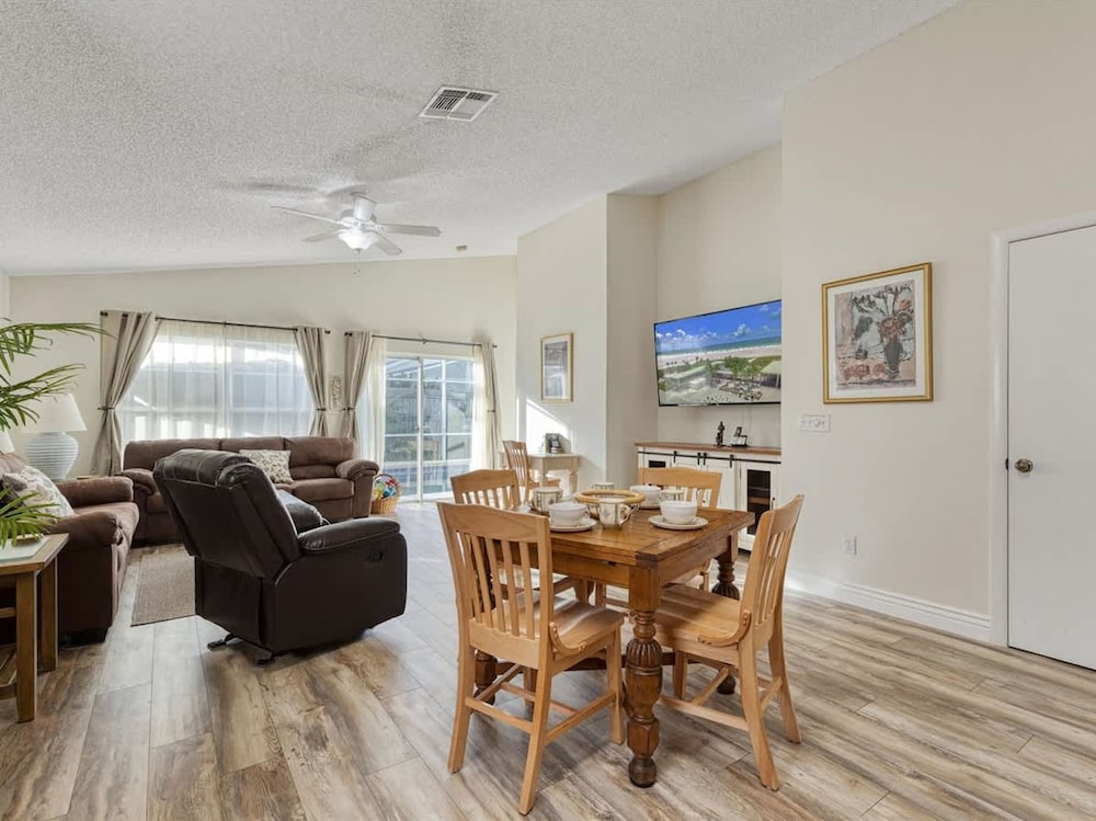 Villa Minutes From Disney 4bd 3Bt Private Pool Games