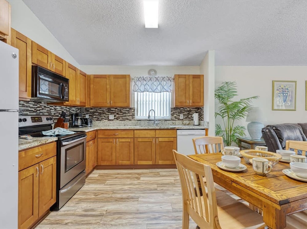 Villa Minutes From Disney 4bd 3Bt Private Pool Games