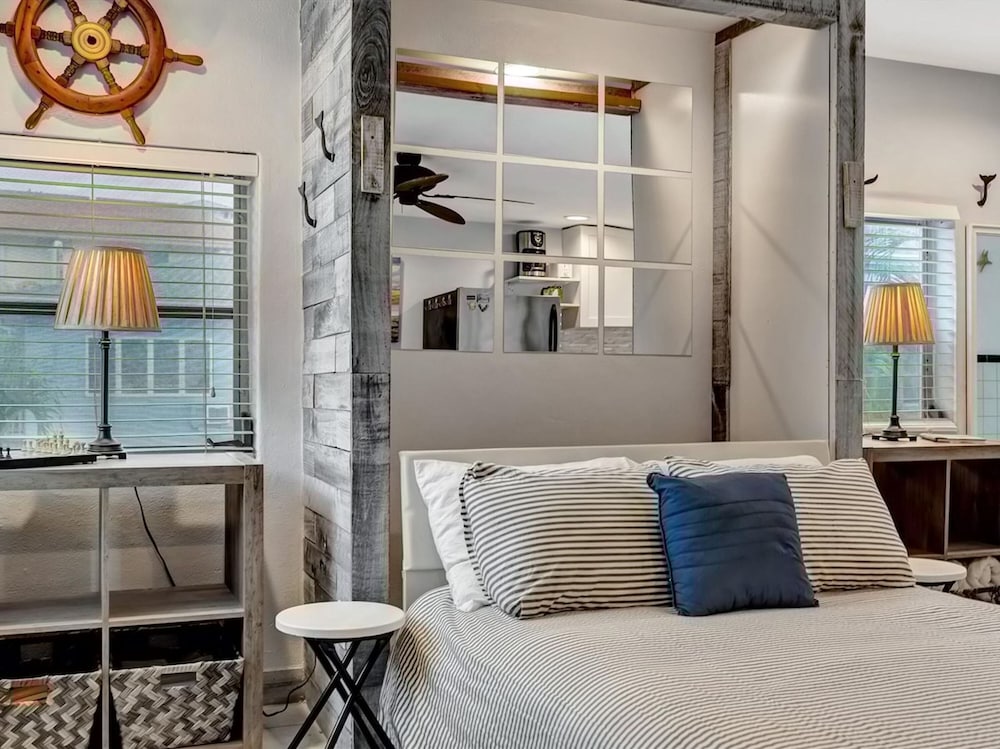 Beach 2 Blocks Away Heated Pool Waterview Suite