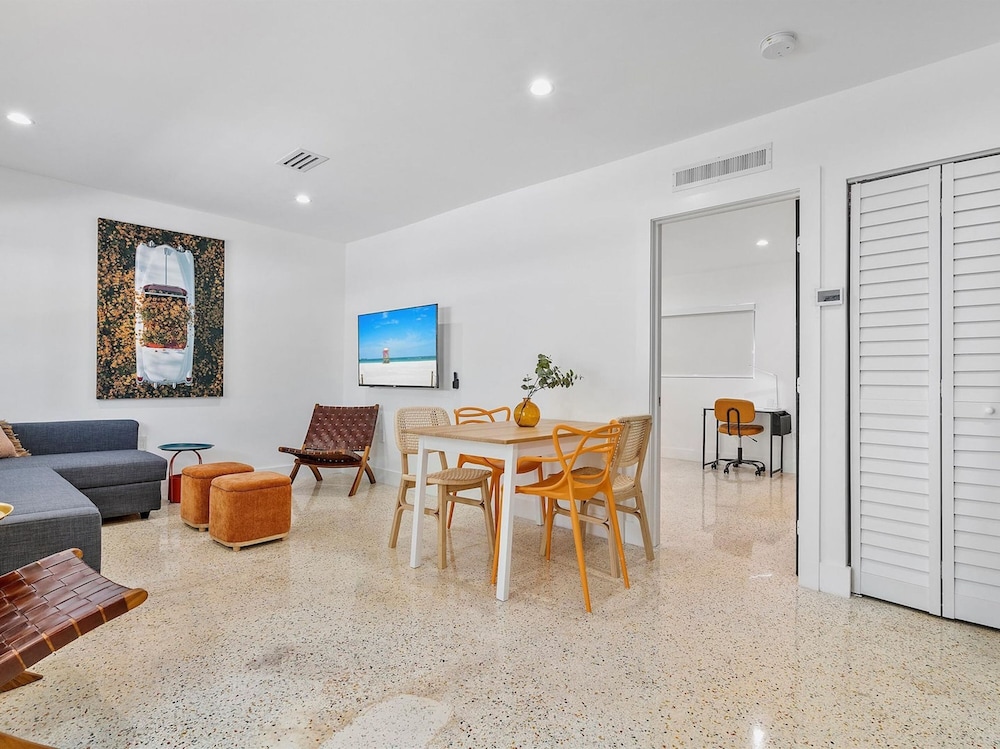 Fresh Modern With Pool Oasis