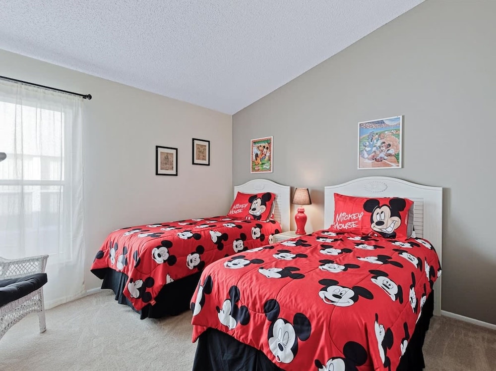 Villa Minutes From Disney 4bd 3Bt Private Pool Games