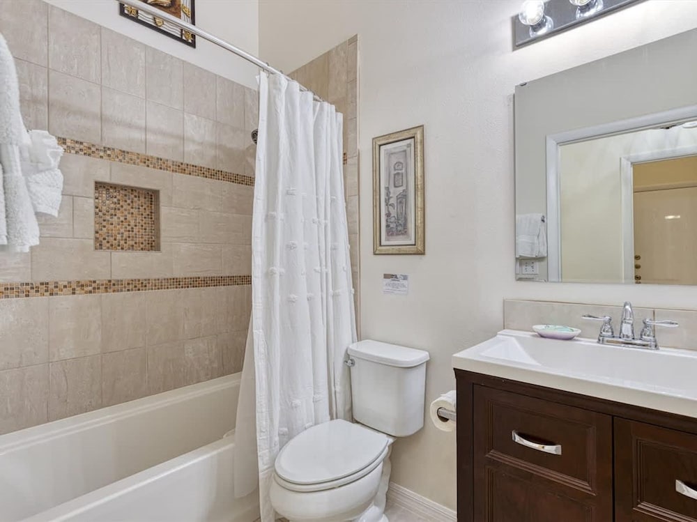 Villa Minutes From Disney 4bd 3Bt Private Pool Games