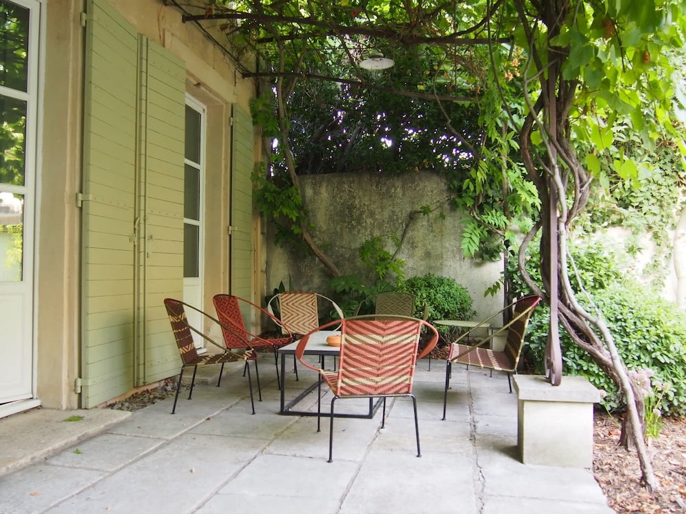 Villa Maillane 18th Century Residence Completely Renovated