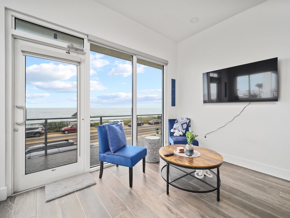Ocean Front Flagler Beach Sleeps 5 People